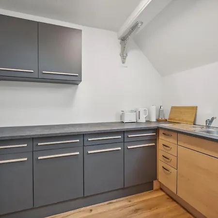 Teams Apartmenthaus Outletcity Metzingen Wifi,smart Tv,parking Apartment *